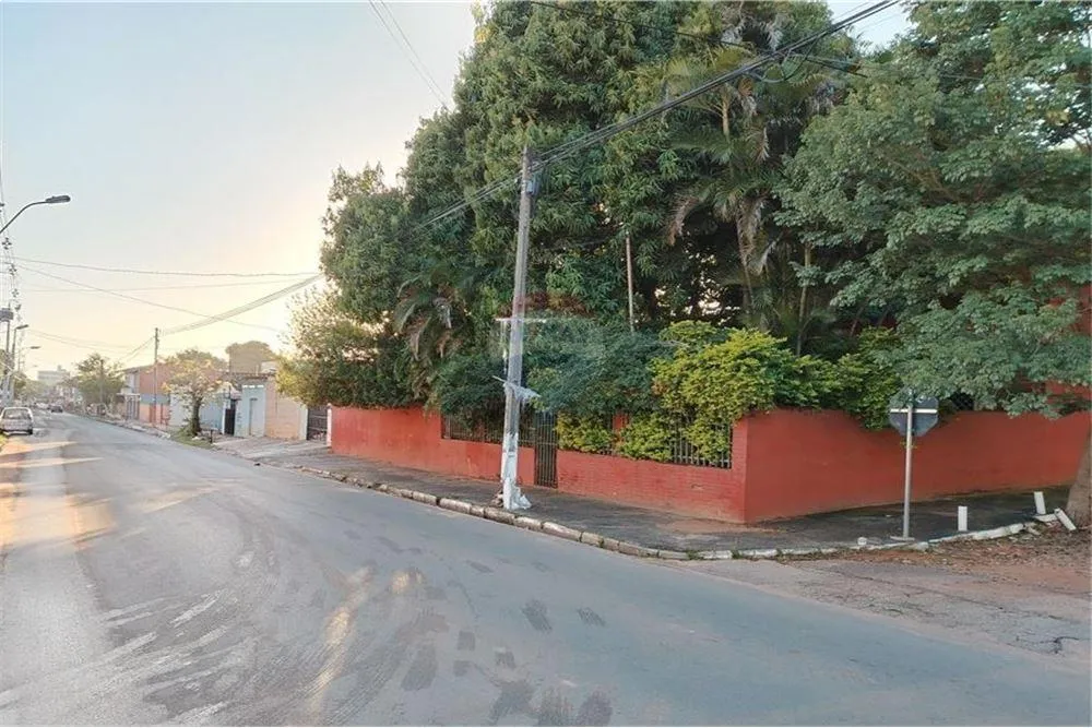 TERRENO EN ESQUINA PARA INVERSIÓN — foto 2