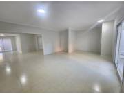 Casa en Alquiler, de 4 habitacioness, Barrio Los Laureles.