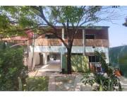 VENDO CASA EN BARRIO MBURUCUYA