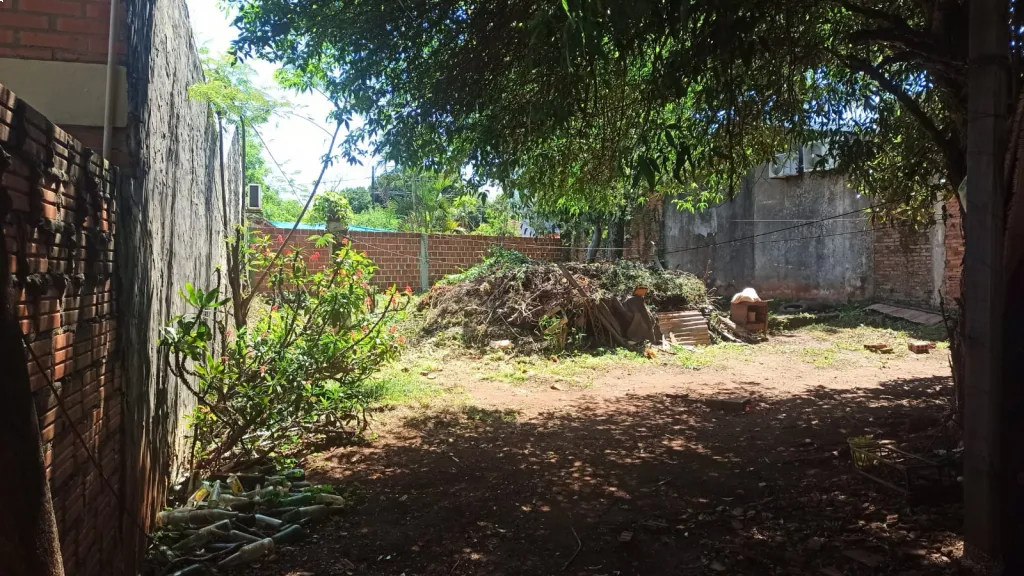 Vendo terreno y casa con excelente ubicación. Encarnación — foto 2