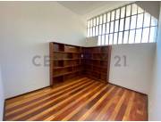 Amplia propiedad para uso residencial o comercial