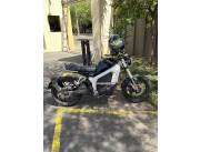 Hermosa Moto Horwin CR6 eléctrica