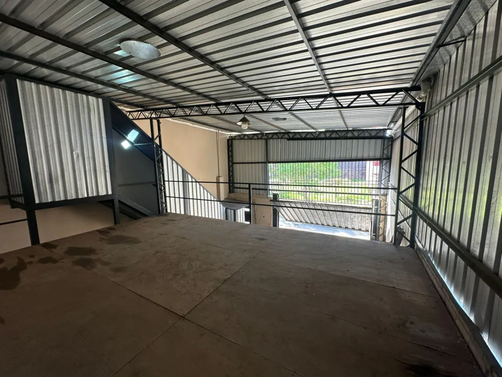 Alquilo Salon Comercial y Deposito en Luque Cuarto Barrio — foto 2
