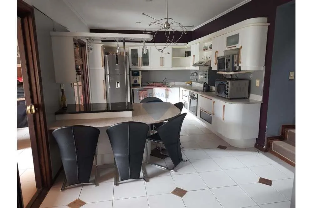 ALQUILO CASA DE 4 DORMITORIOS, ZONA SHOPPING PASEO LA GALERÍA - BARRIO YKUA SATÍ — foto 2