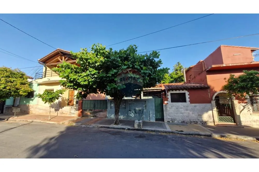 RESIDENCIA EN VENTA-BARRIO TACUMBÚ — foto 3