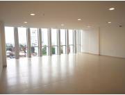 INVERTÍ SEGURO! GRAN OFICINA EN ELEGANTE EDIFICIO