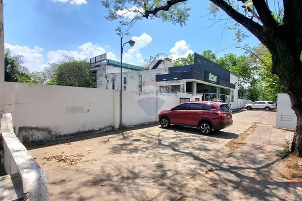 VENDO LOCAL COMERCIAL CON ESTACIONAMIENTO SOBRE FELIX BOGADO — foto 2