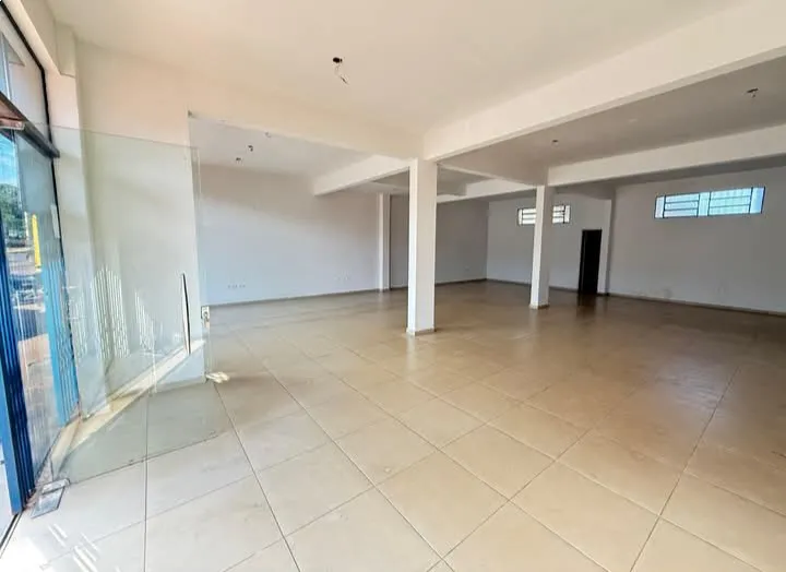 Alquilo salon comercial cod 4321. Iva incluido — foto 2