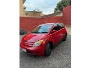 Toyota IST 2004 la
