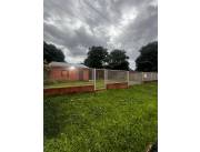 VENDO TERRENO CON PEQUEÑA CONSTRUCCION_ GS 220.000.000