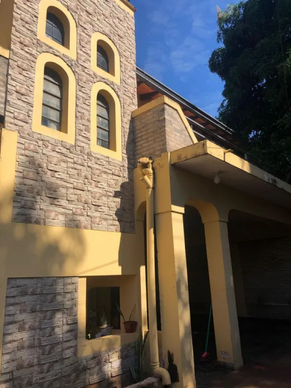 Vendo Casa en el Barrio San Vicente de Asunción! Trato directo con propietarios — Foto 2