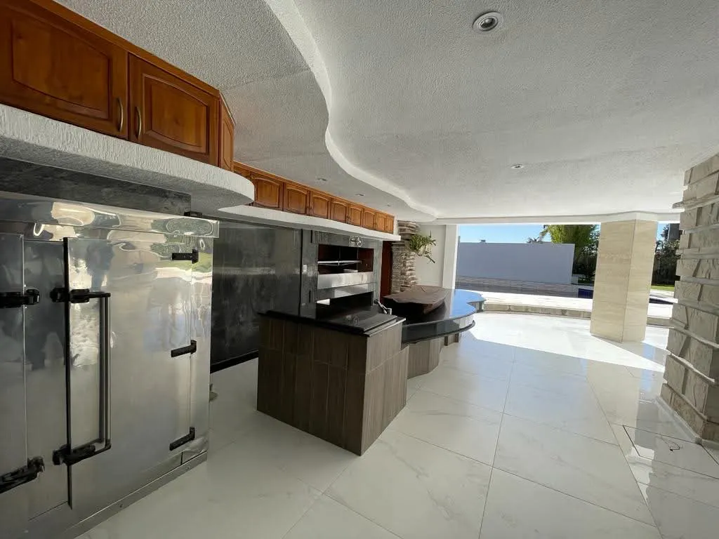VENDO IMPONENTE RESIDENCIA EN ASUNCION LOS LAURELES COD 4578 — photo 2