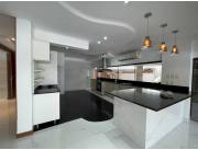 VENDO IMPONENTE RESIDENCIA EN ASUNCION LOS LAURELES
