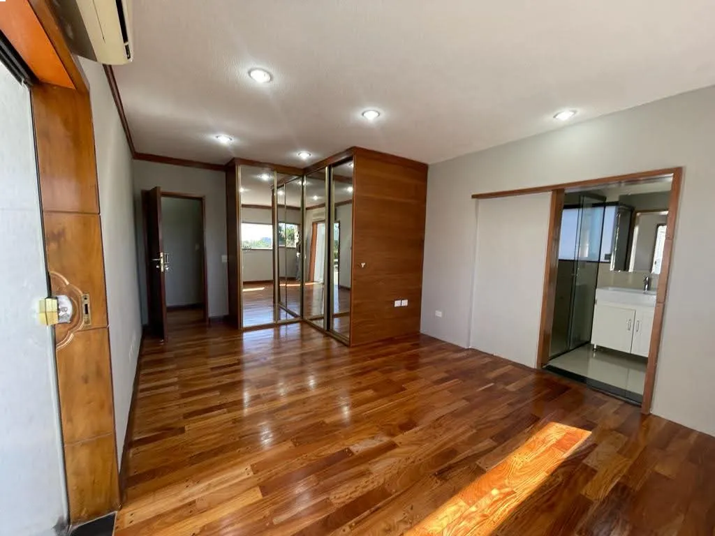 VENDO IMPONENTE RESIDENCIA EN ASUNCION LOS LAURELES — foto 2