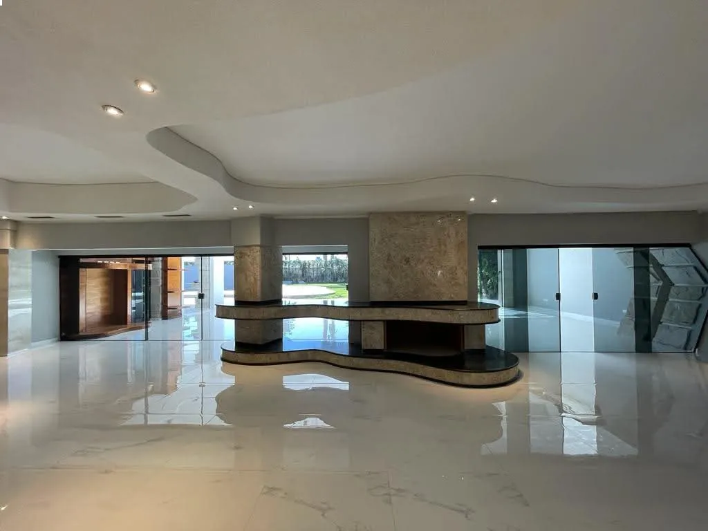 VENDO IMPONENTE RESIDENCIA EN ASUNCION LOS LAURELES — foto 3