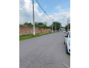 VENDO TERRERO EN LAMBARE SOBRE AV. ASFALTADA A UNA CUADRA DE AV. DEFENSORES DEL CHACO