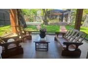 VENDO CASA AMOBLADA EN SAN BERNARDINO - EN LA EXCLUSIVA VILLA DEL LAGO SADI III.