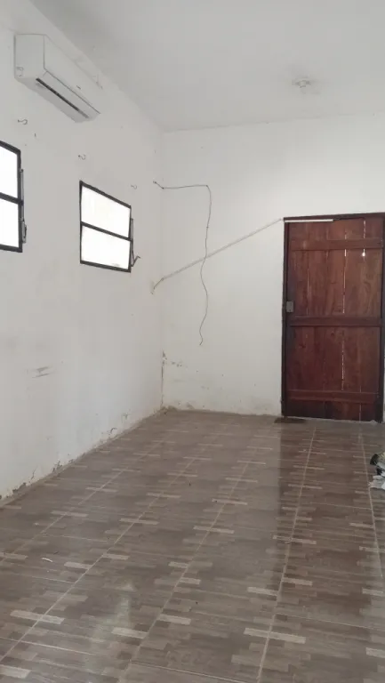 Amplio tinglado a pasos del centro de Asunción — foto 2