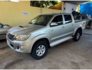 Vendo Toyota Hilux 2.012