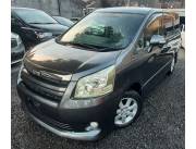 VENDO TOYOTA NOAH AÑO 2008 RECIEN IMPORTADO FULL EQUIPO IMPECABLE ESTADO FINANCIO.
