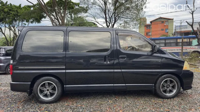 Toyota Hiace 2002 — foto 7