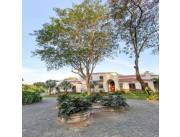VENDO EXCLUSIVA RESIDENCIA DE LUJO EN SURUBI’Í