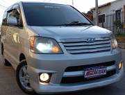 HERMOSO TOYOTA NOAH AÑO 2003 2.0 AUTOM DOBLE A.A 3 HILERAS INTERIOR OSCURO LLANTAS DEPORT!