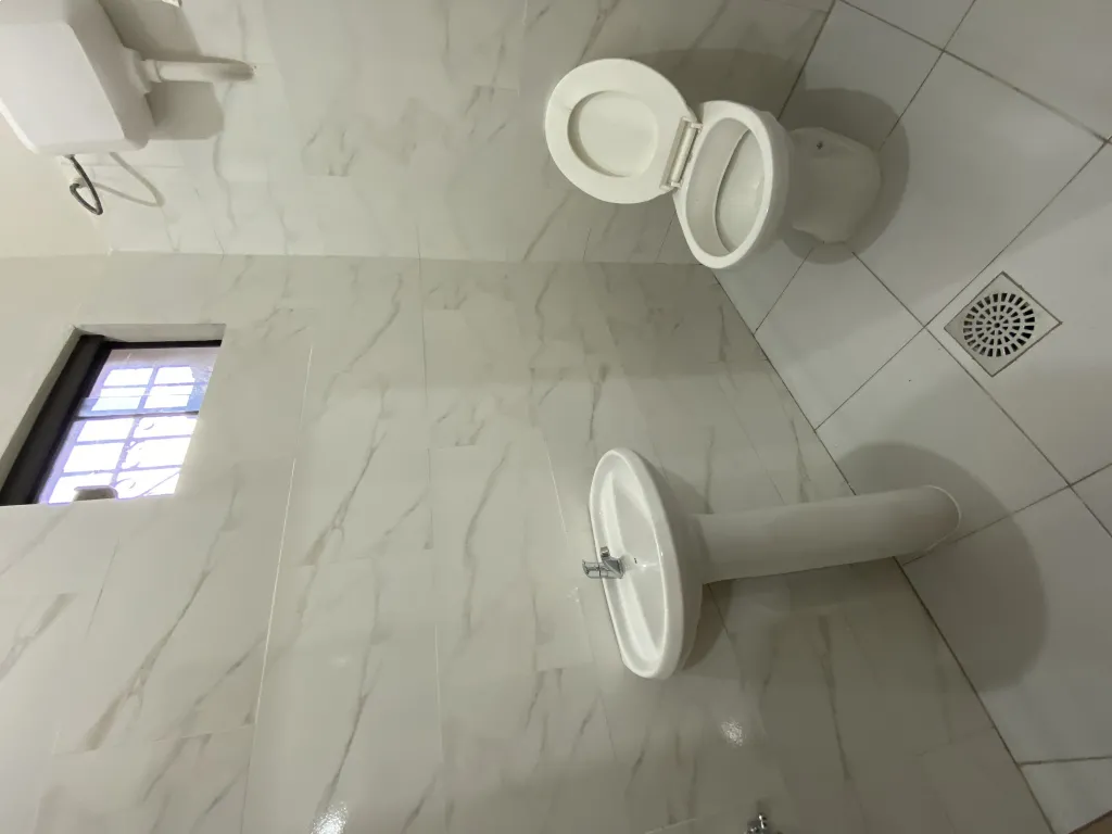 Vendo Casa con salón comercial en San Lorenzo barrio Las Mercedes (590.000.000) — foto 2