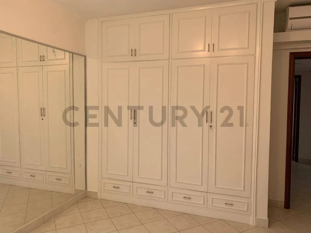 VENDO AMPLIO DEPARTAMENTO CON ÁREA DE SERVICIO, EDIFICIO KARIM — foto 3