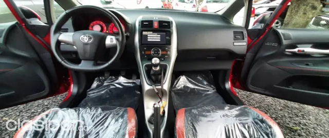Toyota Auris 2011 — foto 3