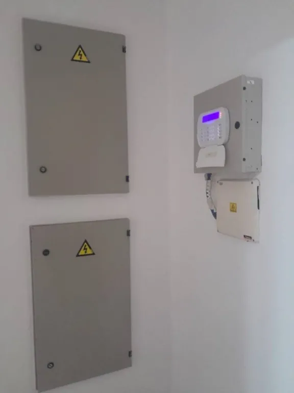 ALQUILO CASA PARA OFICINA CON PCI APROBADO ZONA IPS — photo 3