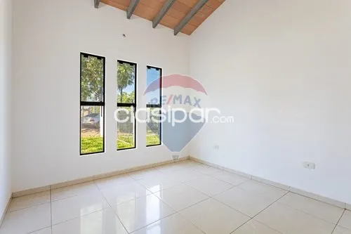 Casa-Venta-PY Central Julián Augusto Saldivar — foto 3
