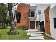 FINA CASA MINIMALISTA AMOBLADA Y EQUIPADA EN SAN BERNARDINO
