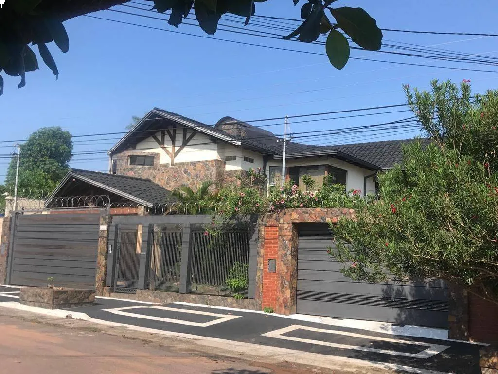 Vendo Prestigiosa Casa en Lambaré, Barrio Kennedy — foto 2