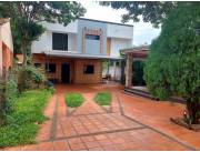 Oferto amplia y bella residencia en venta en zona del Palacio de Justicia de San Lorenzo