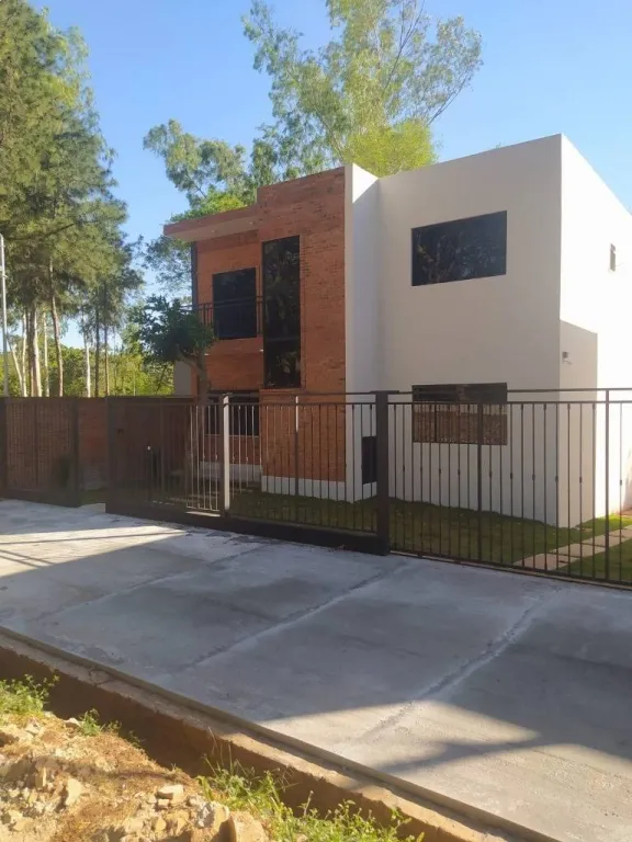HERMOSAS CASAS EN BARRIO PARAISO, LUQUE — foto 3