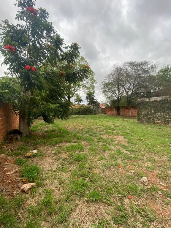 VENDO AMPLIO TERRENO DE 870m2 EN LUQUE. ZONA CIT — foto 2