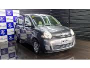 Toyota Sienta año 2009