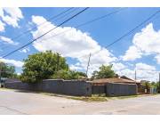 VENDO CASA CON TERRENO EN SAN LORENZO