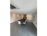 VENDO AMPLIO DEPARTAMENTO CON ÁREA DE SERVICIO, EDIFICIO KARIMI