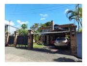 Casa en Alquiler - Ycuá Satí, Asunción