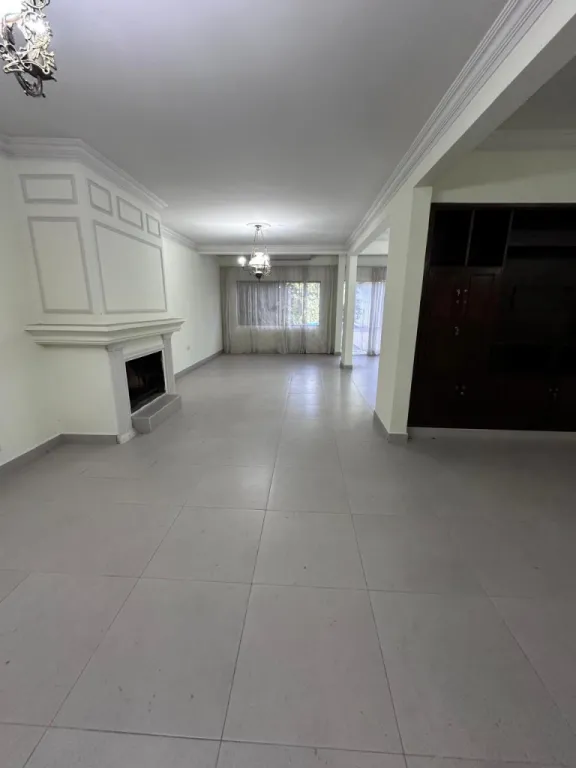 🏡 Alquilo amplia casa residencial en Los Laureles 📍 Ubicada sobre Alas Paraguayas — foto 2