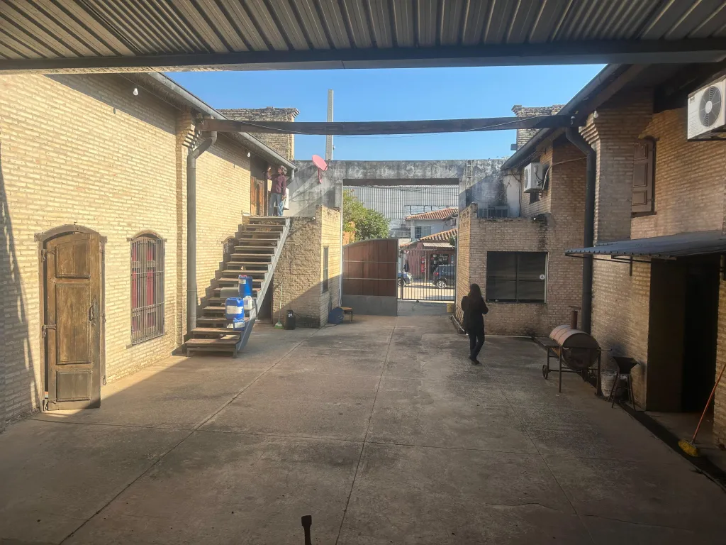 Vendo propiedad de 885 m2 Zona Artigas — foto 2