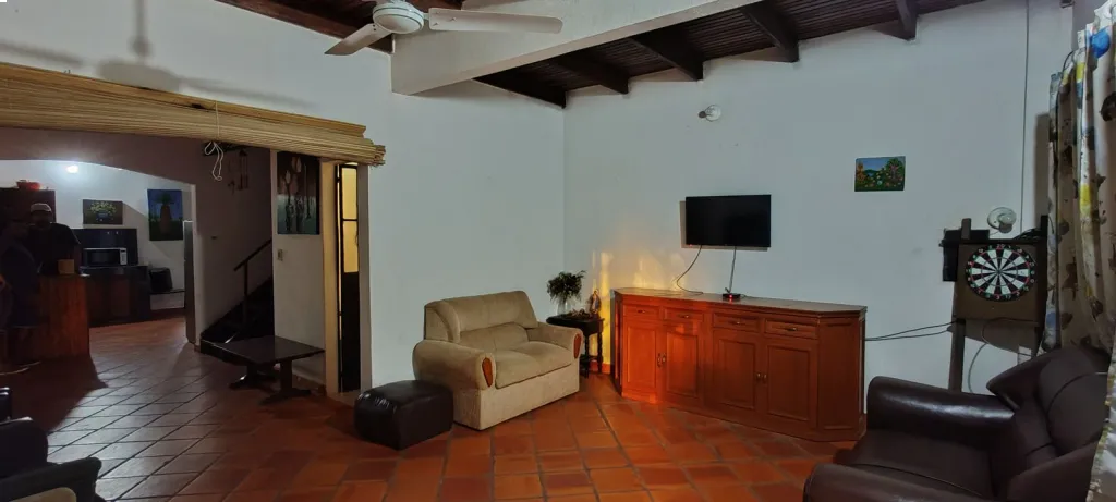 EN VENTA IMPONENTE GRANJA EN LA CIUDAD DE APYRAGUA DE LA CORDILLERA! — foto 2