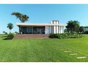 VENDO CASA CON MUELLE PRIVADO EN CORONEL BOBAGO ITAPUA