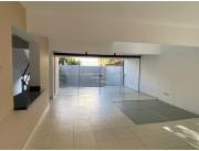 Se vende Dúplex de 3 Dormitorios, con piscina muy cerca de la Conmebol