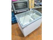 CONGELADOR PARA HELADOS UGUR VIDRIO CURVO 300 LITROS TEMP. -12° A -22°