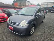 HERMOSO TOYOTA SIENTA REC. IMPORT. COLOR GRIS HUMO 2013 REAL MOTOR VVTI 1.5 AUTOMATICO FUL