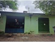 Vendo Casa Con Salón Comercial en Barrio Kennedy