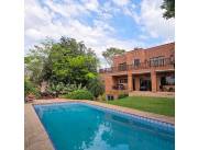 Vendo casa de 4 dormitorios en country ciudad del este